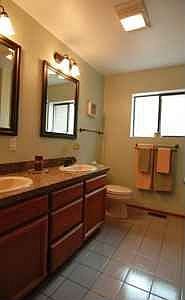 Upstairs bath with double sinks