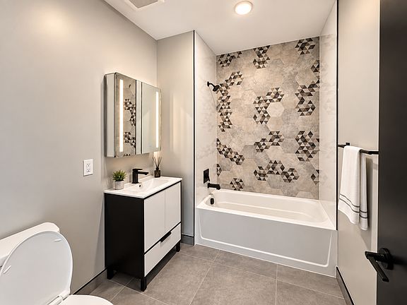 5th image of 862 Broadway #7