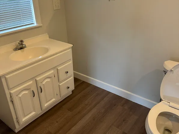 324 W Britannia St Floor 3, Taunton, MA 02780