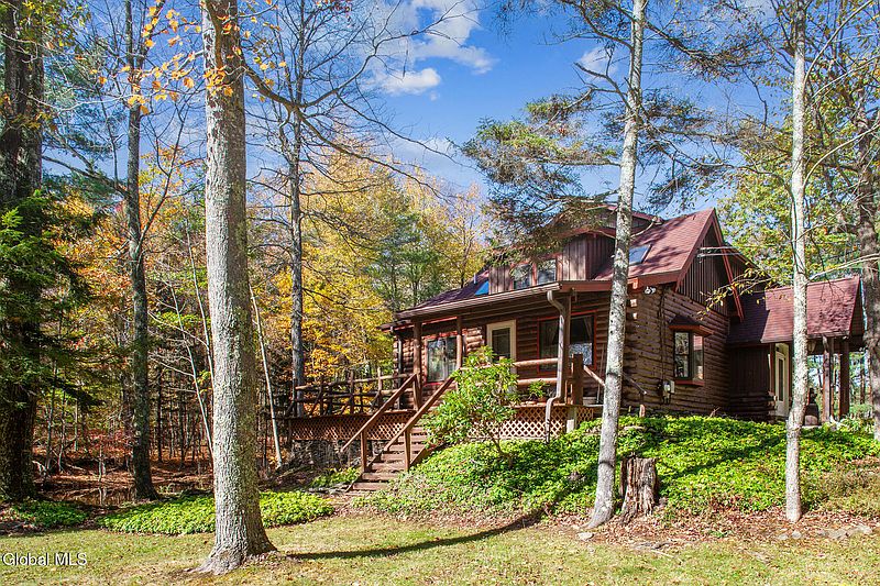 2nd image of 1063 Shaver Road
