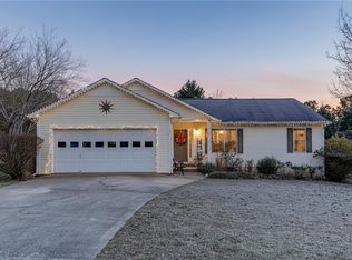 156 Alicia Dr, Winder, GA 30680