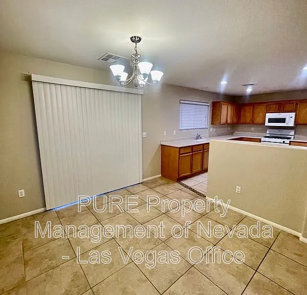 3528 Laguna Veneta Ave — Photo 6