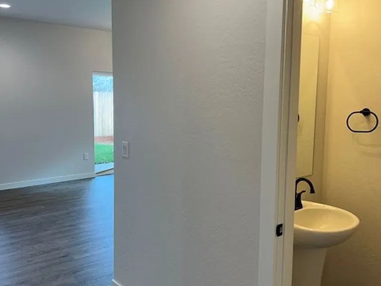 551 Nicholas Lee Dr — Photo 11