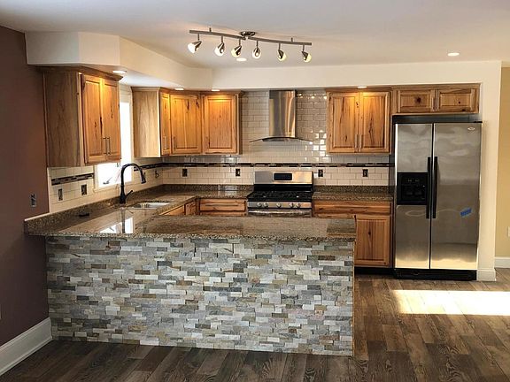 5th image of 2728 Lincoln Dr