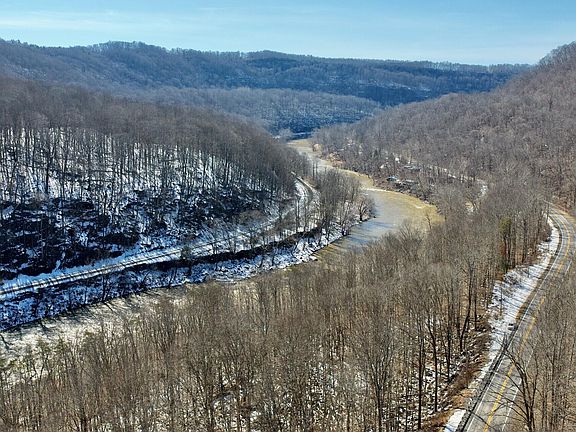 3rd image of Highland Trl