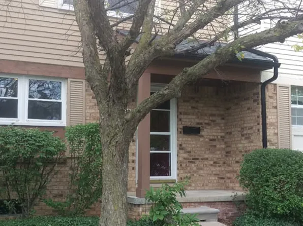 3490 Burbank Dr, Ann Arbor, MI 48105