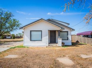 415 W Panhandle St, Slaton, TX 79364
