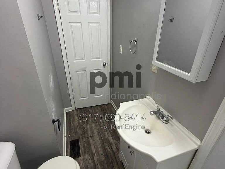 112 Adler St — Photo 9