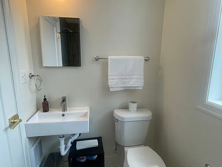 Sterling Apartments — Photo 17
