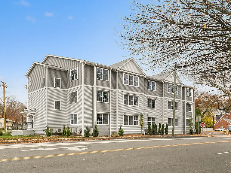 Harbour Townhomes — Photo 2