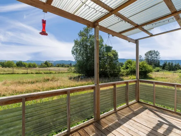 78 Hedlund Road, Cathlamet, WA 98612