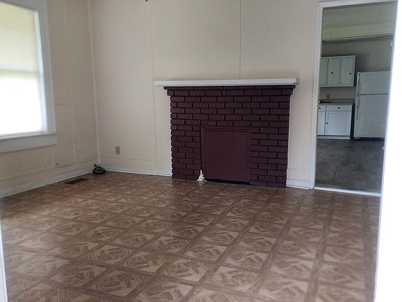 3rd image of 319 Smith Ave #3