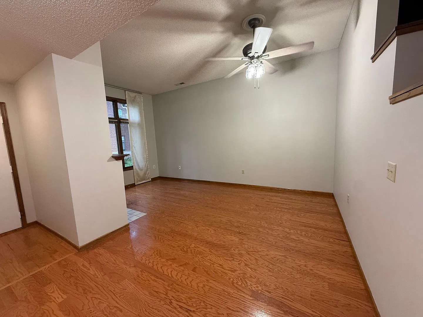 A Cozy City Retreat With Heated Parking — Photo 4