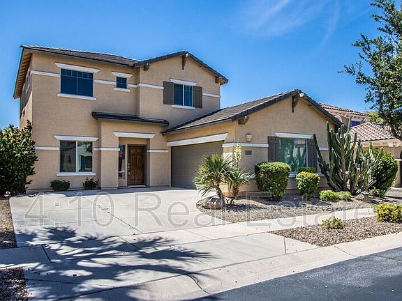 2nd image of 951 E Bellerive Pl