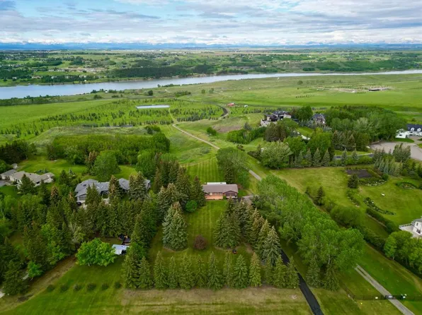 119 NE Bearspaw Village Cres, Rocky View County, AB T3L 2P2