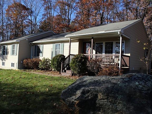 4th image of 76 Crestwood Dr
