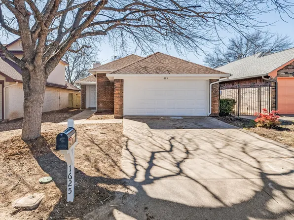 1625 Woodhall Way, Fort Worth, TX 76134