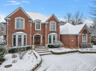 2574 Ginger Ct, Bloomfield Hills, MI 48304
