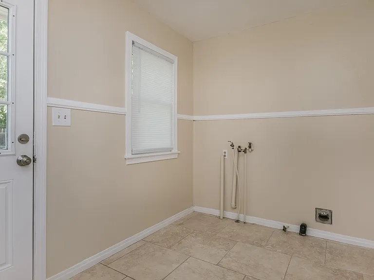 1612 Crockett St — Photo 9