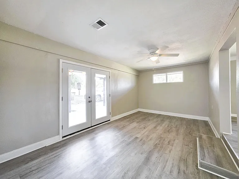 1461 Irish Hill Dr — Photo 11