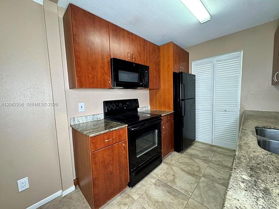 5th image of 8749 NW 39th St #8749