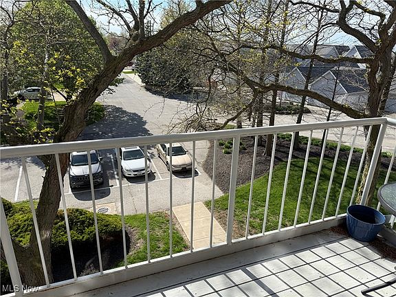 5th image of 1000 2nd St Unit 304