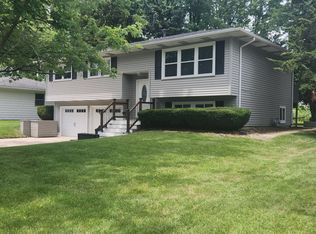 1240 Constellation Dr, Aurora, IL 60505