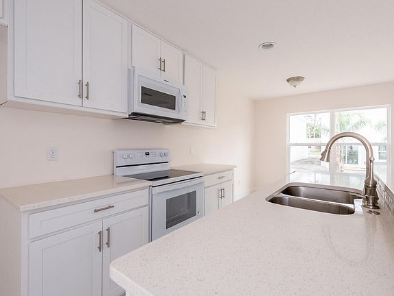3rd image of 5135 B Pineland Ave