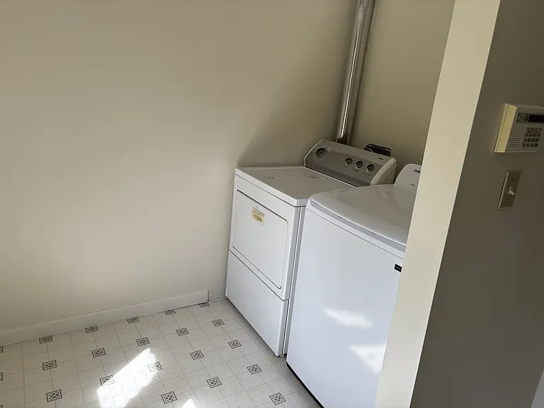 426 Conant Rd — Photo 10