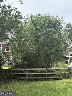 2nd image of 214 W Race St