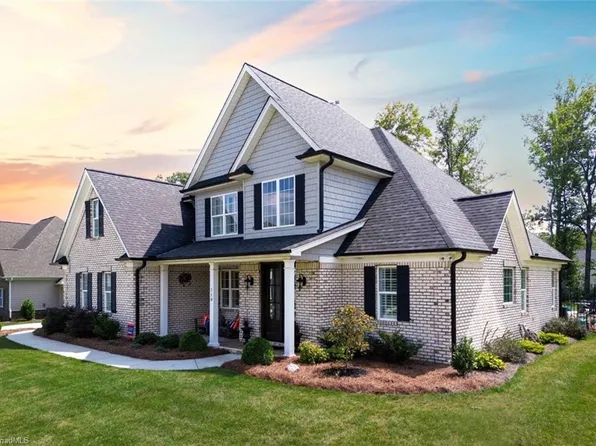 118 Lantern Dr, Advance, NC 27006