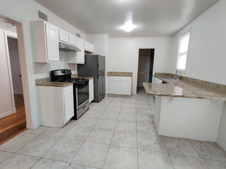 4114 Hawthorne Ave — Photo 13