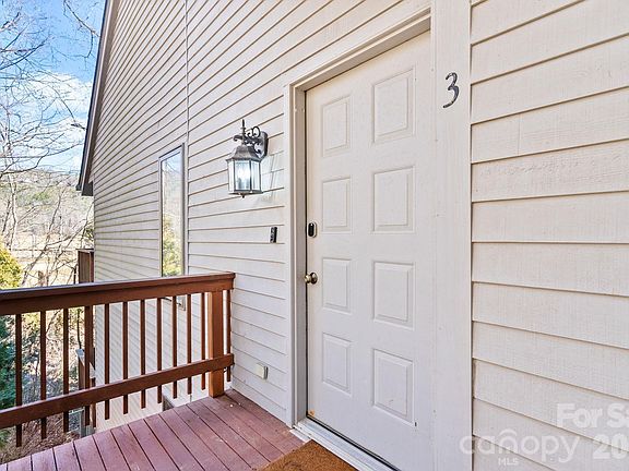 3rd image of 299 Blue Ridge Dr S Unit 3