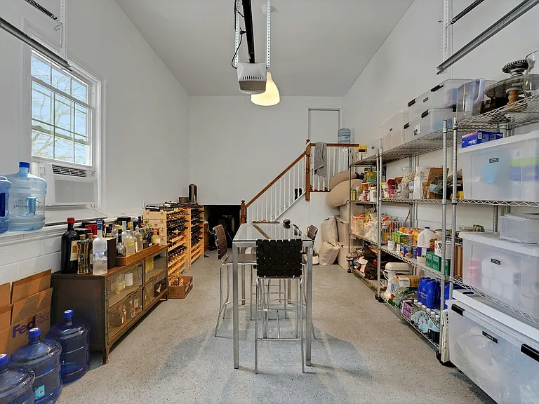 41 Fairview Ave — Photo 8