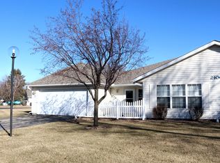2100 Burr Oak Dr #D, Austin, MN 55912