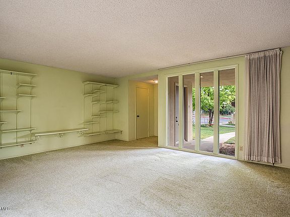 5th image of 1906 E Medlock Dr