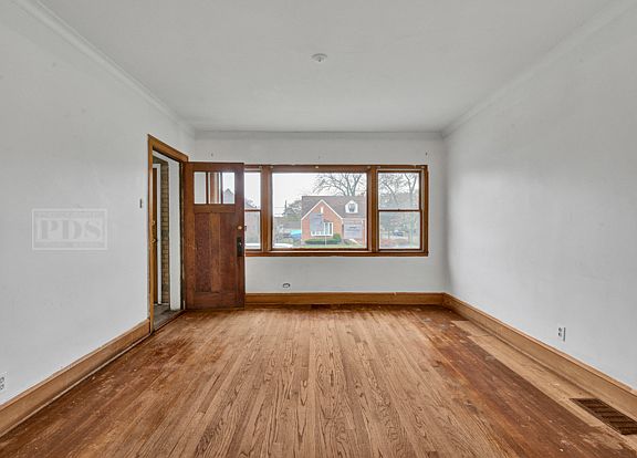 4th image of 4102 N Oriole Ave