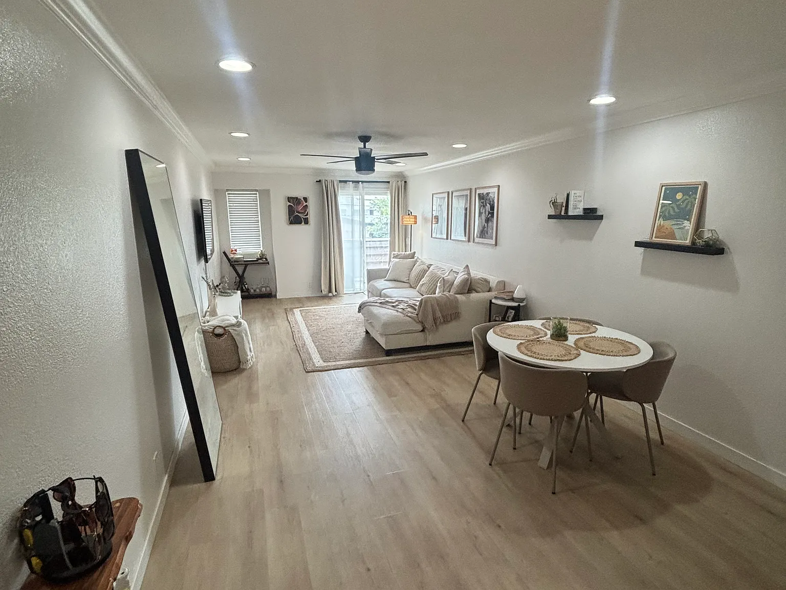 1055 Orizaba Ave — Photo 1