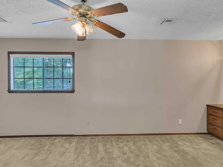 2321 W Louisville St — Photo 17