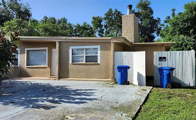 1103 Southside Dr — Photo 1