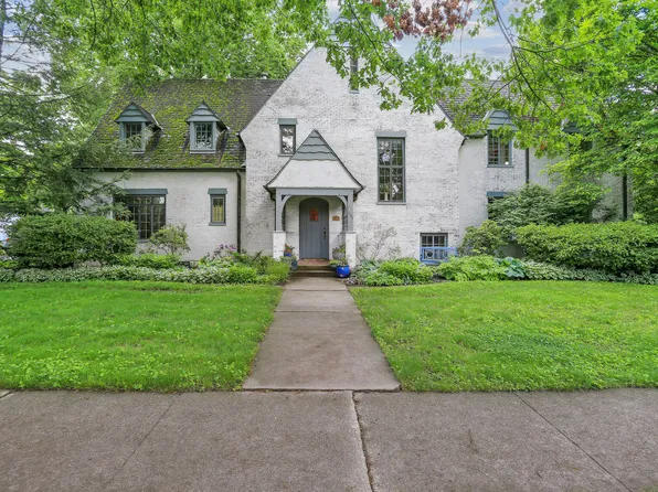 601 W Delaware Ave, Urbana, IL 61801