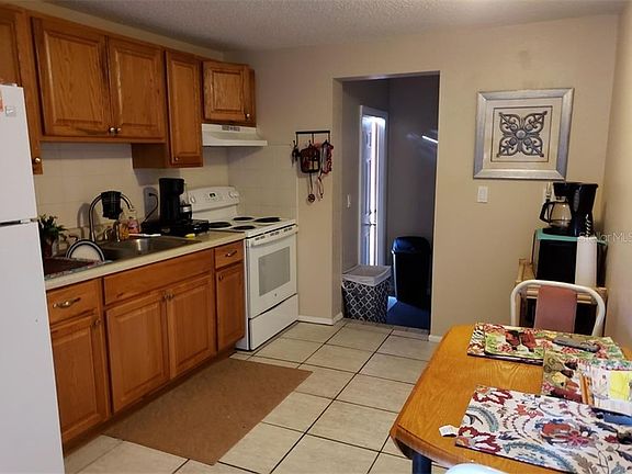 3rd image of 15540 Chamberlain Blvd #A