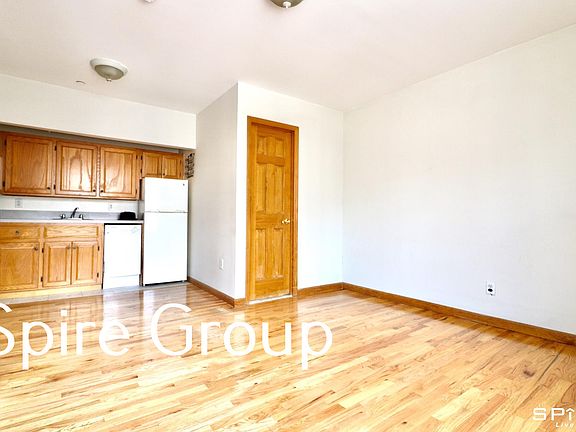 4th image of 646 10th Ave APT 3A