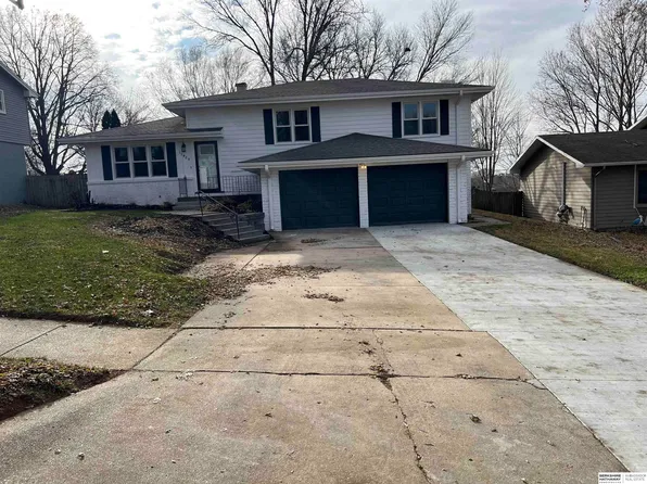 11429 Sunburst St, Omaha, NE 68164