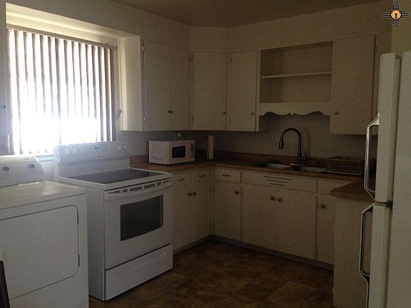 4th image of 2408 Mountain View Dr