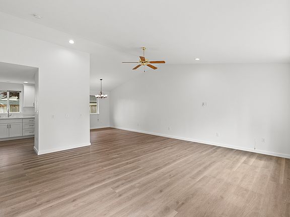 3rd image of 9423 120th St E