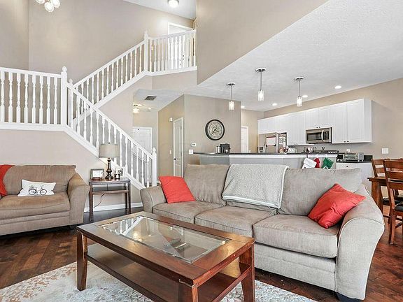 5th image of 757 Mystic Pointe Dr