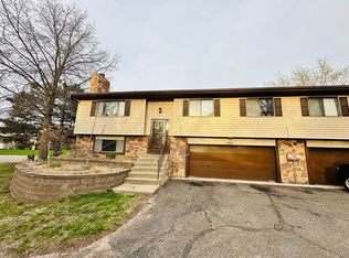 840 Martha Lake Ct, Shoreview, MN 55126