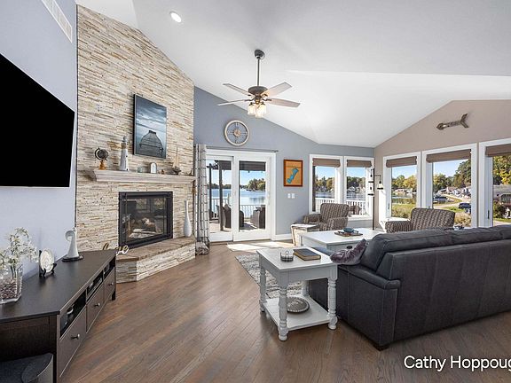 3rd image of 8152 Morrison Lake Gdns