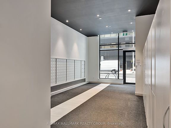 4th image of 340 Queen St #2308